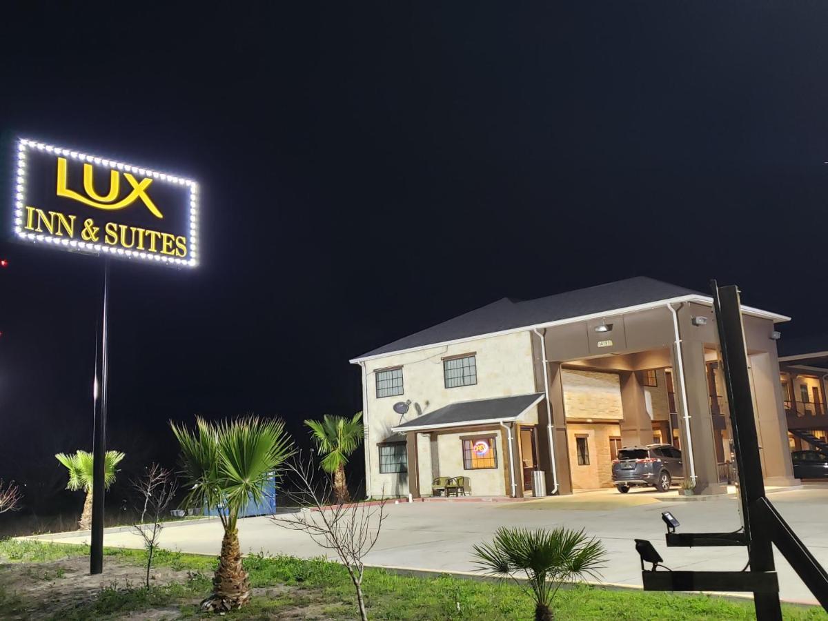 Lux Inn And Suites Three Rivers Exterior foto